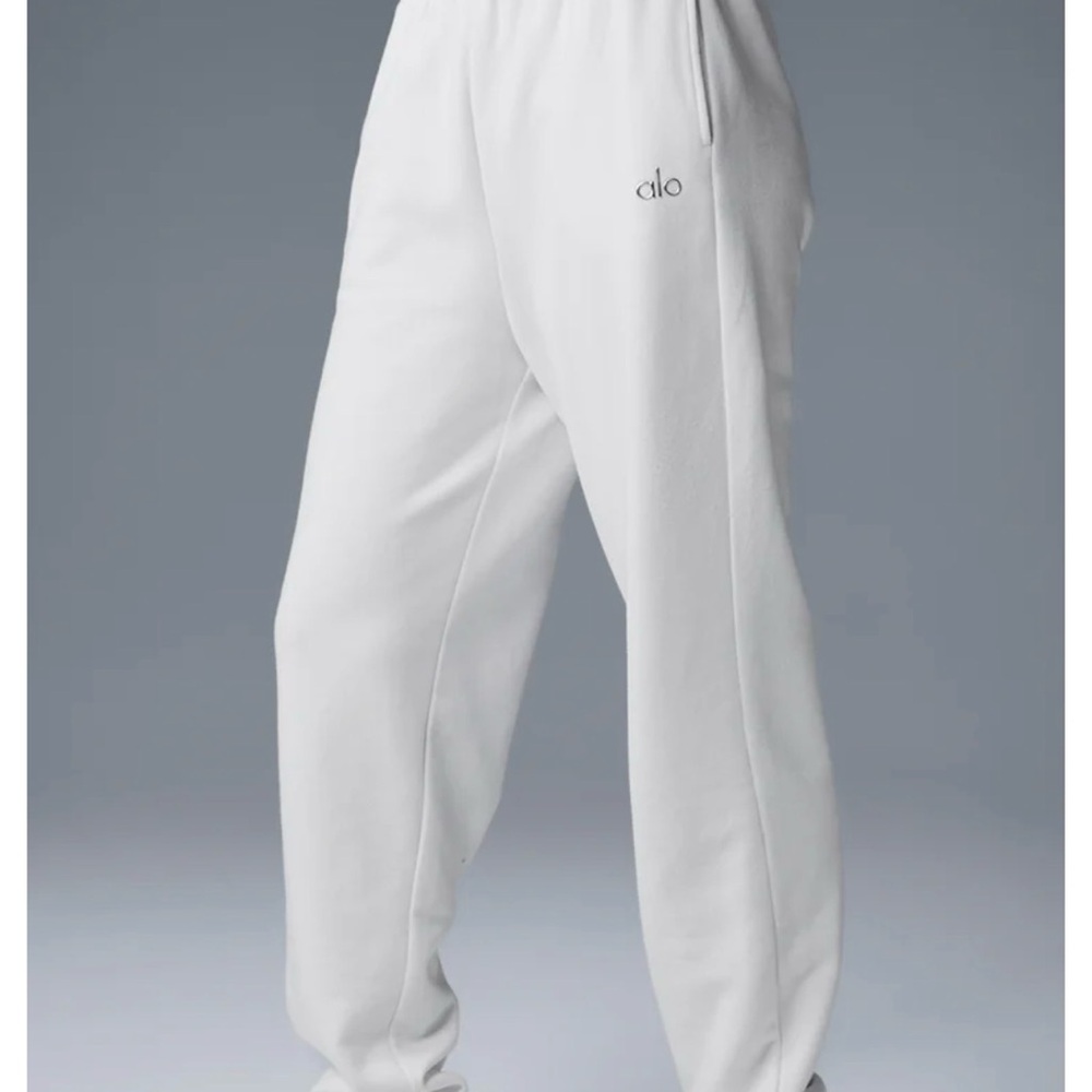 ALO Yoga women’s  Classic White Joggers